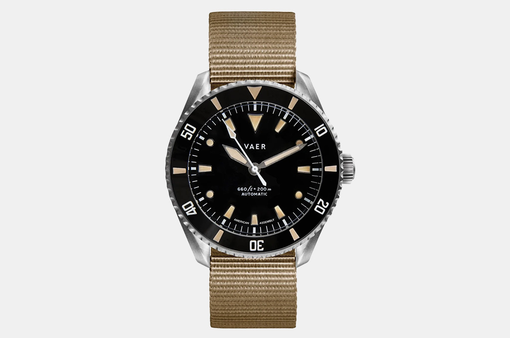 Vaer D5 Dive Watch